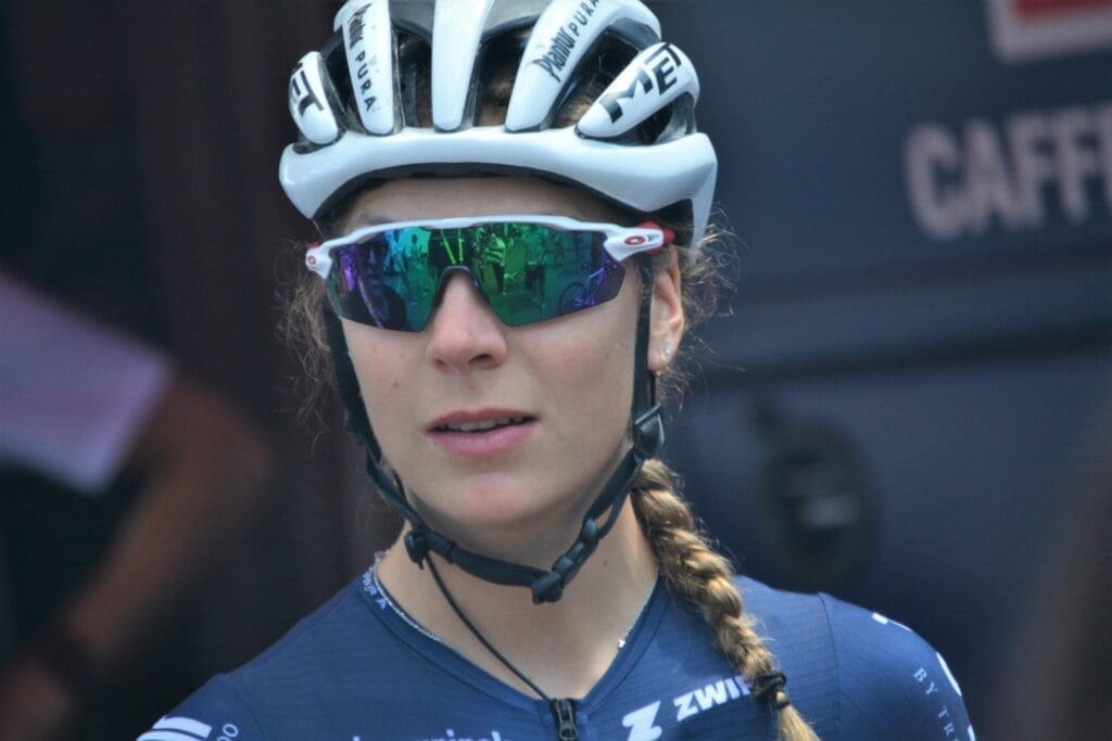 Yara Kastelijn announces her cyclocross schedule for the winter