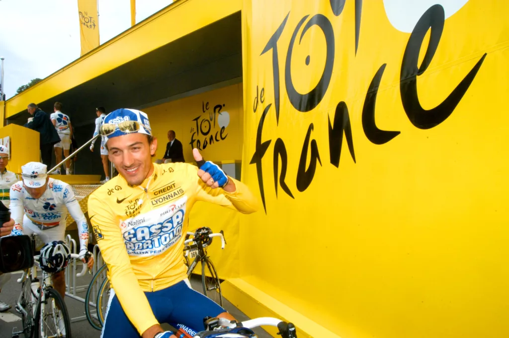 Fabian Cancellara in the yellow jersey for Fassa Bortolo