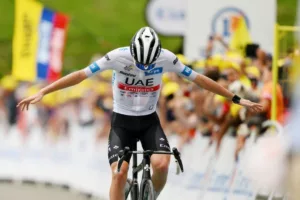 Tadej-Pogacar-2023-Tour-de-France-Stage-6