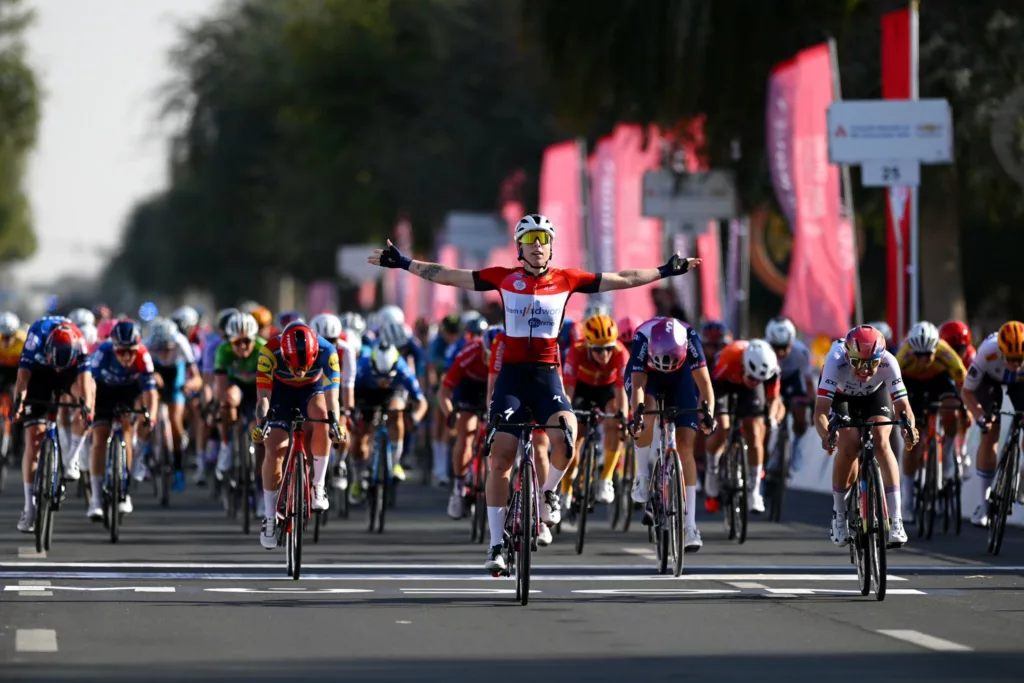 Lorena Wiebes wins back-to-back stages at 2024 UAE Tour Women